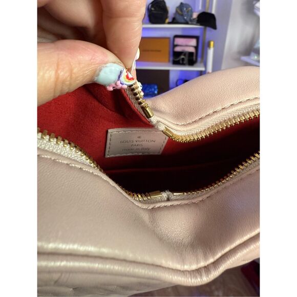 LOUIS VUITTON Lambskin Embossed Monogram Fall In Love Sac Coeur Light Pink - Picture 11 of 15